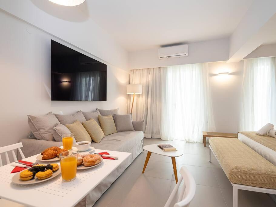 Electra Luxury Apartment At The Heraklion Center Exterior photo