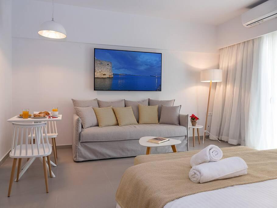 Electra Luxury Apartment At The Heraklion Center Exterior photo