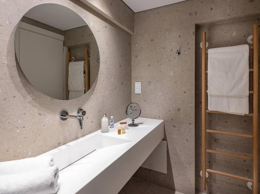 Electra Luxury Apartment At The Heraklion Center Exterior photo