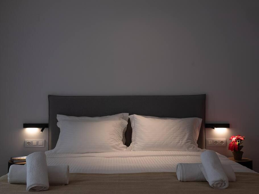 Electra Luxury Apartment At The Heraklion Center Exterior photo