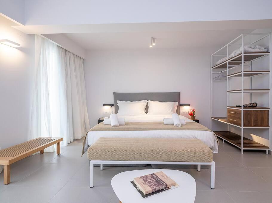 Electra Luxury Apartment At The Heraklion Center Exterior photo